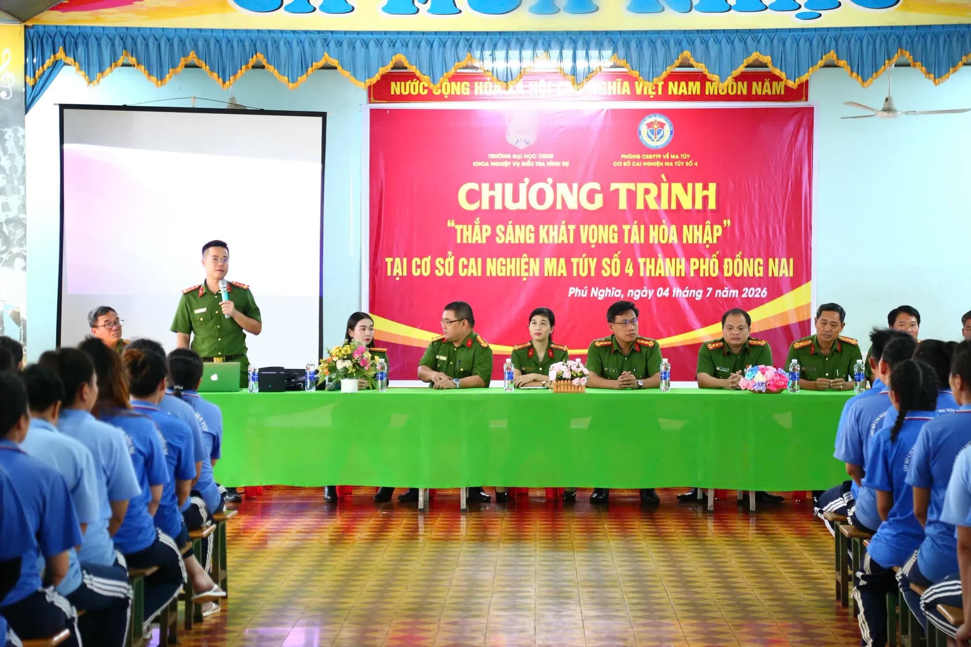 Thắp sáng khát vọng tái hòa nhập