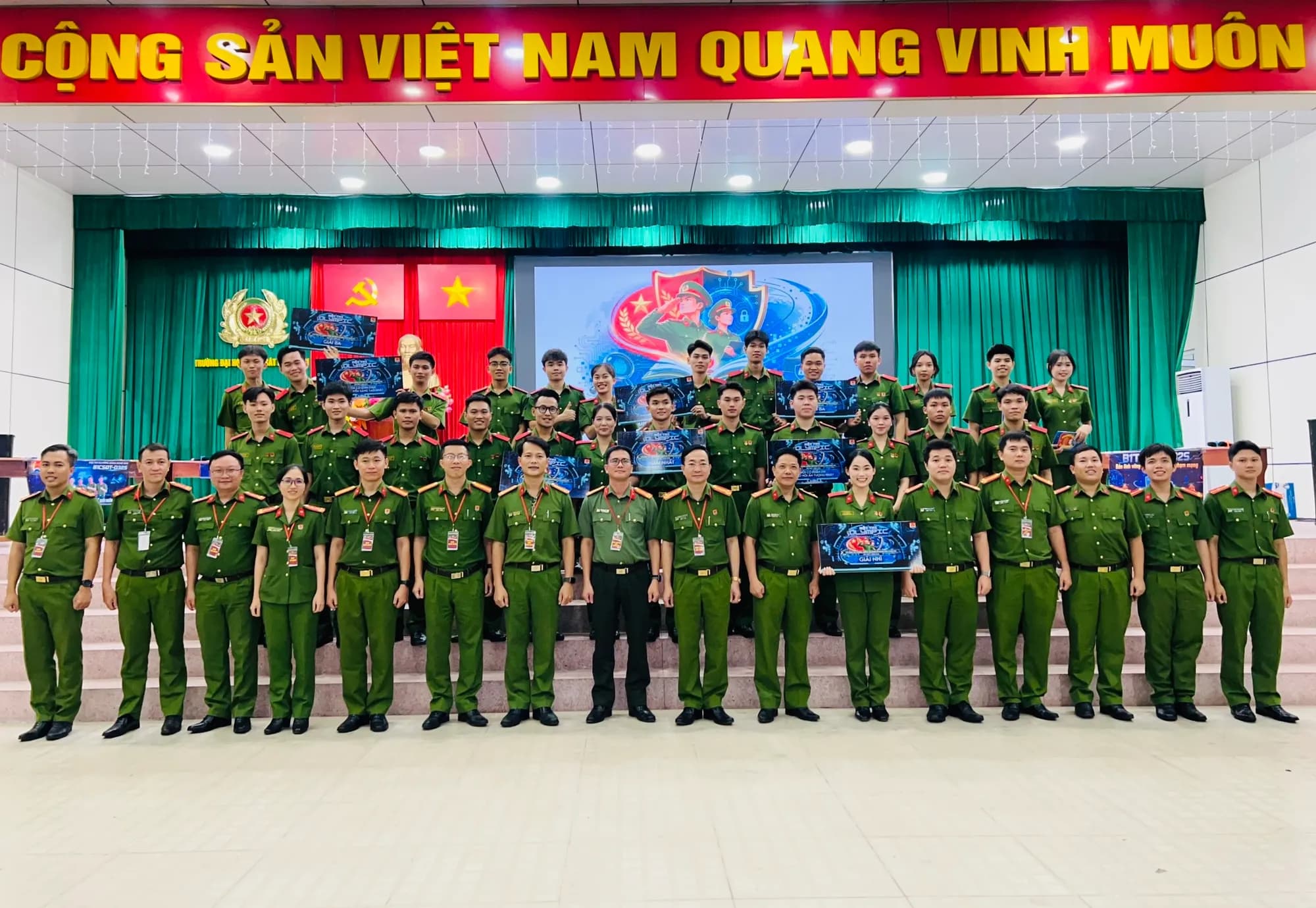 “Sinh viên T05 với công tác phòng, chống tội phạm sử dụng công nghệ cao”