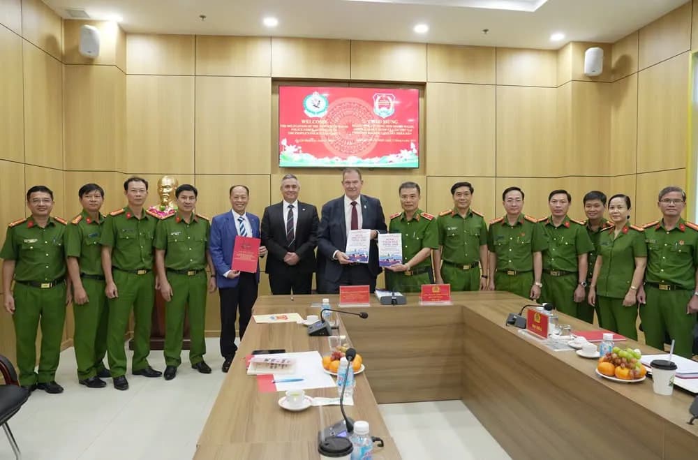 Trường Đại học Cảnh sát nhân dân tiếp đón, làm việc với Đoàn Cảnh sát bang New South Wales, Australia