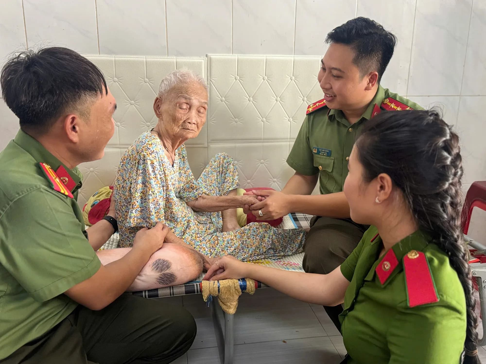 “Bữa cơm nghĩa tình - Gắn kết yêu thương”