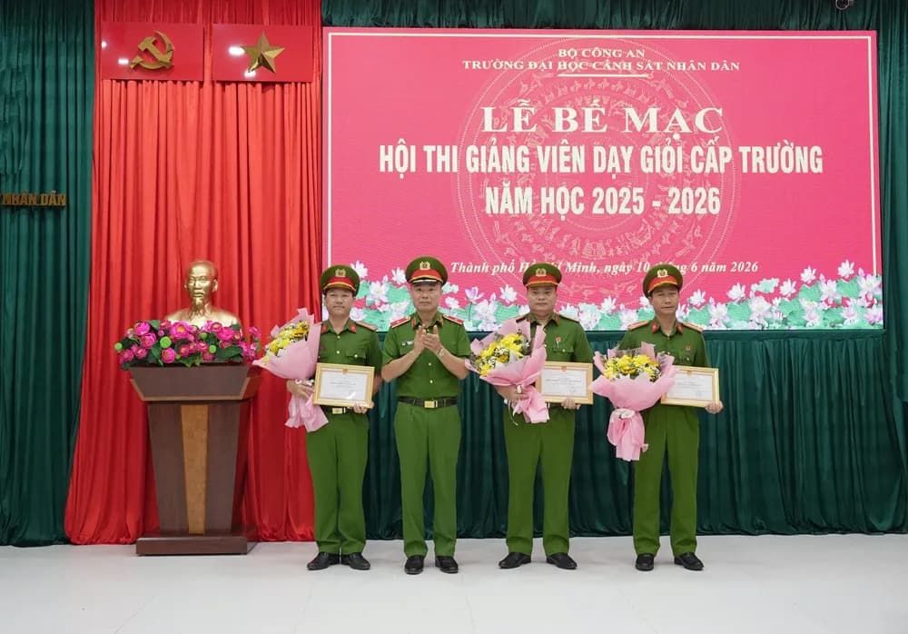 Bế mạc Hội thi giảng viên dạy giỏi cấp trường năm học 2025 - 2026