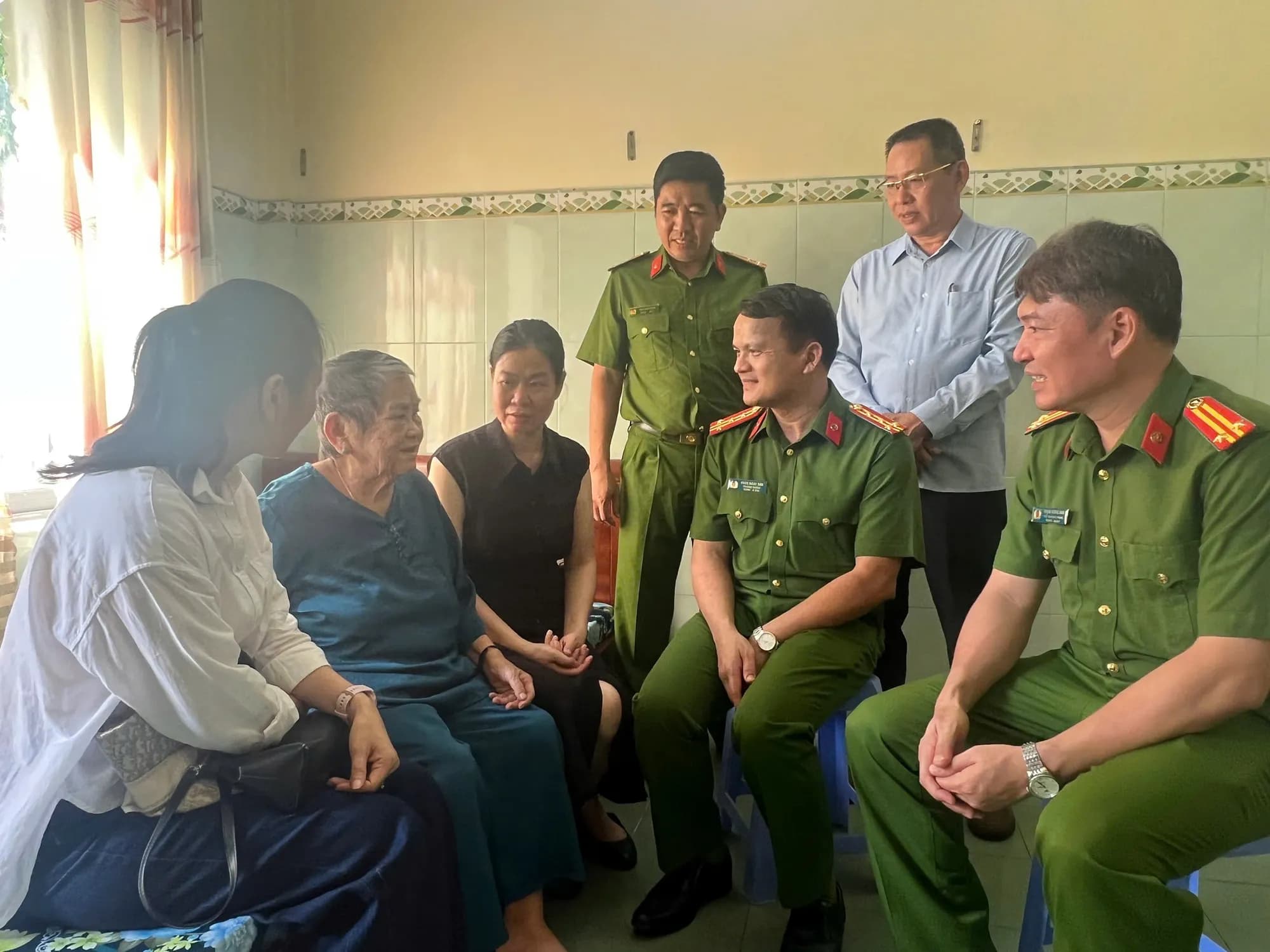 Phòng Bảo đảm chất lượng đào tạo - Trường Đại học CSND tri ân người có công với cách mạng nhân kỷ niệm 79 năm Ngày Thương binh - Liệt sĩ