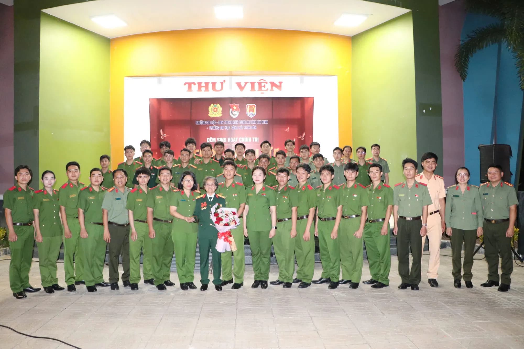“Thời hoa lửa - Tiếp lửa truyền thống”
