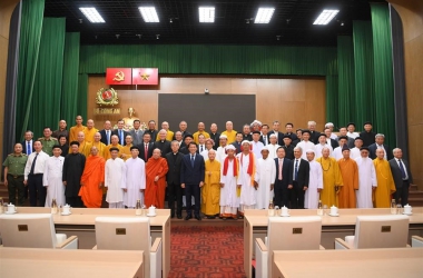 Bộ trưởng Lương Tam Quang gặp mặt Đoàn đại biểu các chức sắc, lãnh đạo các tổ chức tôn giáo