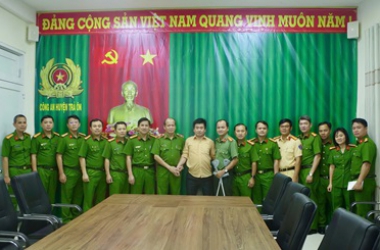 Trường Đại học CSND thăm, động viên cán bộ Công an tỉnh Vĩnh Long bị thương khi làm nhiệm vụ