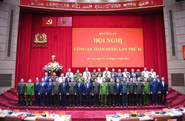 Lập nhiều thành tích, chiến công xuất sắc hơn nữa, đóng góp quan trọng và nhiều hơn nữa vào sự nghiệp xây dựng và bảo vệ Tổ quốc