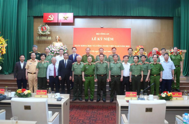 Tiếp tục đẩy mạnh ứng dụng khoa học và công nghệ trong Công an nhân dân