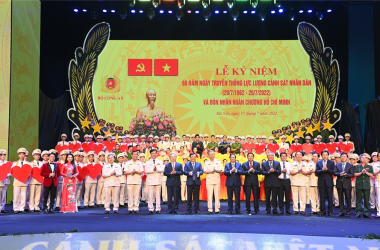 Lực lượng CSND Việt Nam tự hào với truyền thống 60 năm xây dựng, chiến đấu và trưởng thành