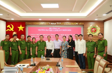 Chung tay xây dựng cảnh quan môi trường xanh - sạch - đẹp tại Trường Đại học CSND