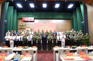 Gắn kết chặt chẽ việc học tập, làm theo Bác với xây dựng lực lượng CAND thật sự trong sạch, vững mạnh, chính quy, tinh nhuệ, hiện đại