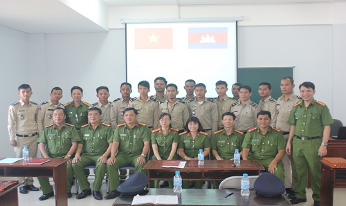 Khai giảng lớp Tiếng Việt Khóa II cho cán bộ Bộ Nội vụ Vương quốc Campuchia