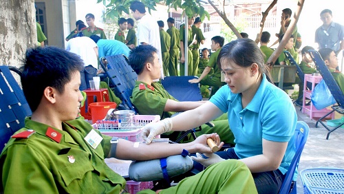 Hiến máu tình nguyện được tặng dịch vụ khám chữa bệnh