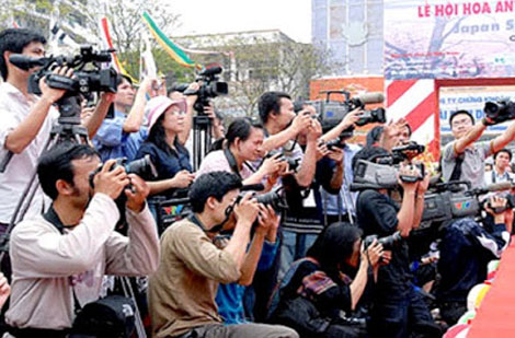 Tránh “bẫy tự do báo chí” trong thời kỳ hội nhập quốc tế