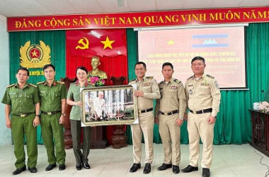 Đoàn học viên Campuchia giao lưu, tham quan thực tế tại Công an huyện Tân Phú, tỉnh Đồng Nai