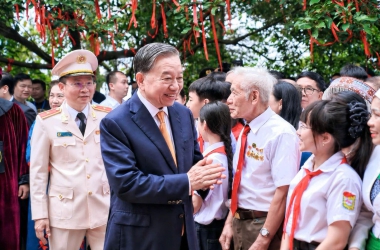 Tổng Bí thư, Chủ tịch nước Tô Lâm dâng hương tưởng nhớ các Vua Hùng nhân ngày Giỗ tổ Hùng Vương năm 2026