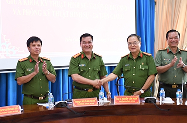 Ký kết giao ước kết nghĩa giữa Khoa KTHS Trường Đại học CSND và Phòng KTHS Công an tỉnh Tiền Giang