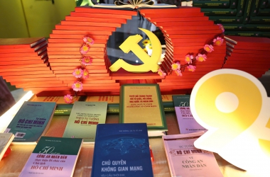 Cảm nhận về cuốn sách “Tuyệt đối trung thành với Tổ quốc, với Đảng, Nhà nước và Nhân dân - Sáng ngời tư cách người Công an cách mạng”
