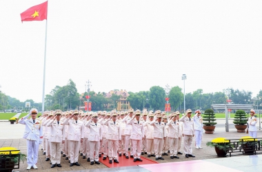 Đoàn đại biểu Đảng ủy Công an Trung ương, Bộ Công an vào Lăng viếng Chủ tịch Hồ Chí Minh