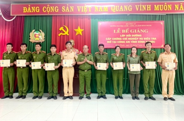 Bế giảng lớp Bồi dưỡng nghiệp vụ điều tra mở tại công an tỉnh Bình Phước
