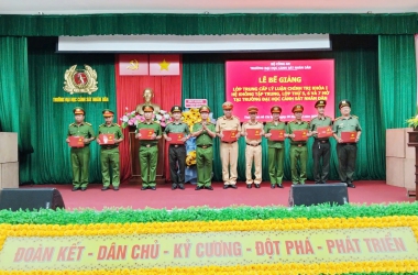 Bế giảng 03 lớp đào tạo Trung cấp lý luận chính trị, hệ không tập trung mở tại Trường