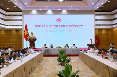 Đấu tranh quyết liệt với hoạt động buôn lậu, gian lận thương mại, hàng giả để xây dựng xã hội thật sự lành mạnh