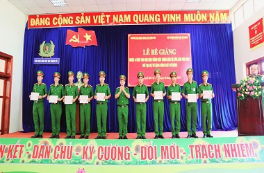 Bế giảng Khoá D4T-K02