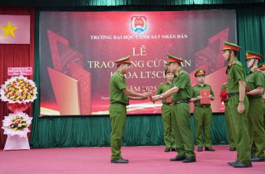  Bế giảng Khóa 5 - Đào tạo liên thông từ trình độ cao đẳng lên đại học, hình thức chính quy 