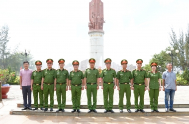 Đoàn công tác Trường Đại học CSND tri ân các Anh hùng - Liệt sĩ và thăm gia đình chính sách tại tỉnh Tây Ninh