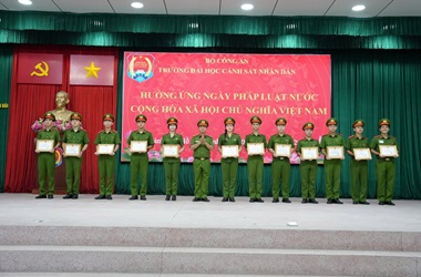 Trường Đại học CSND hưởng ứng Ngày pháp luật nước Cộng hòa xã hội chủ nghĩa Việt Nam