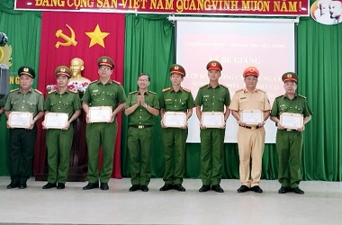 Bế giảng lớp bồi dưỡng cấp chứng chỉ Nghiệp vụ điều tra mở tại Công an tỉnh Kiên Giang