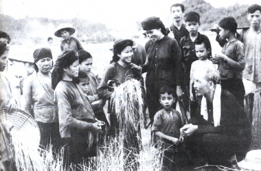 Tư tưởng Hồ Chí Minh về vai trò của quần chúng nhân dân trong sự nghiệp bảo vệ an ninh, trật tự trong giai đoạn hiện nay 