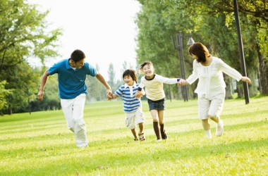 Bảo vệ chế độ hôn nhân và gia đình