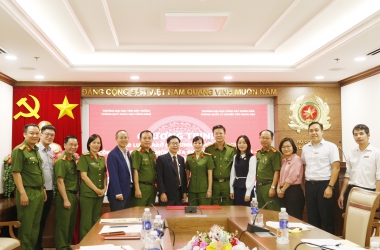 Phòng Quản lý Nghiên cứu khoa học, Trường Đại học CSND và Phòng Quản lý phát triển khoa học công nghệ, Trường Đại học Tôn Đức Thắng giao lưu, trao đổi kinh nghiệm