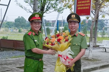 Đồng chí Thượng tướng Trần Quốc Tỏ - Ủy viên Trung ương Đảng, Thứ trưởng Bộ Công an làm việc tại Trường Đại học CSND