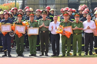 Trường Đại học CSND được Chủ tịch UBND Thành phố Hồ Chí Minh tặng bằng khen