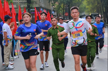 Cán bộ, giảng viên, học viên Nhà trường tham gia Ngày chạy Olympic vì sức khỏe toàn dân