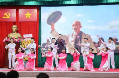 Giao lưu văn nghệ, thể thao chào mừng kỷ niệm 135 năm Ngày sinh Chủ tịch Hồ Chí Minh