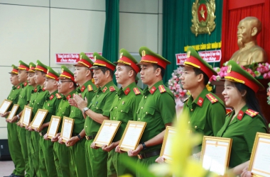 Bế giảng Khóa Liên thông 28