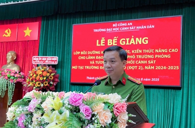 Bế giảng Lớp bồi dưỡng cập nhật kiến thức mới, kiến thức nâng cao cho lãnh đạo, chỉ huy là Phó Trưởng phòng và tương đương khối cảnh sát - Đợt 2, năm học 2024 - 2025