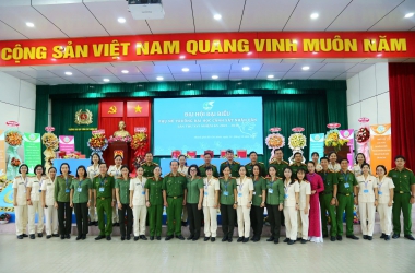 Phụ nữ Trường Đại học Cảnh sát nhân dân “Đoàn kết - Bản lĩnh - Trí tuệ - Nhân văn - Sáng tạo”