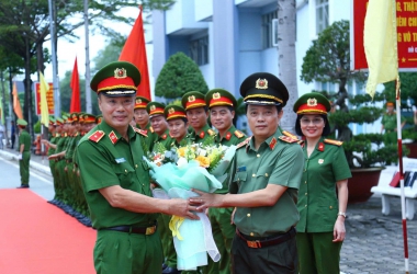 Đồng chí Trung tướng Đặng Hồng Đức - Thứ trưởng Bộ Công an làm việc tại Trường Đại học Cảnh sát nhân dân