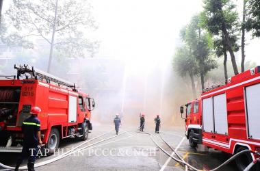 Thực tập phương án chữa cháy và cứu nạn, cứu hộ tại điểm đào tạo phường Linh Xuân