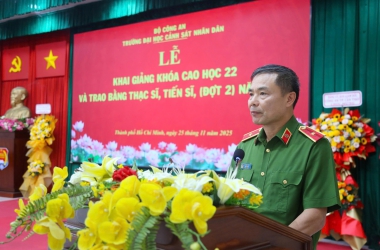 Trao bằng cho 7 Tiến sĩ, 67 Thạc sĩ