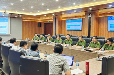 Trao đổi, khảo sát mô hình ứng dụng công nghệ thông tin xây dựng Nhà trường thông minh