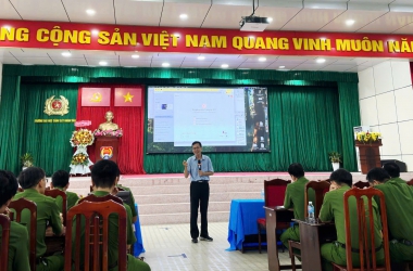 Tập huấn ứng dụng trí tuệ nhân tạo (AI) và dữ liệu lớn (Big data) cho cán bộ, giảng viên nhà trường