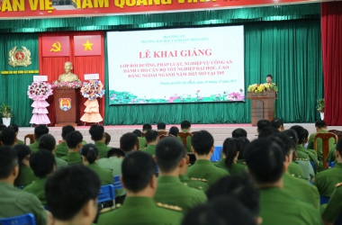 Khai giảng 02 lớp Bồi dưỡng kiến thức pháp luật, nghiệp vụ Công an dành cho cán bộ tốt nghiệp đại học, cao đẳng ngoài Ngành mở tại Trường