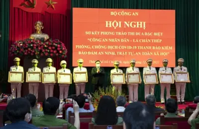Trường Đại học CSND được trao tặng Huân chương Chiến công hạng Nhất