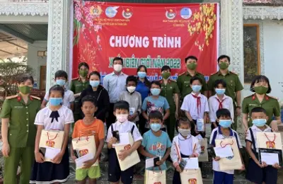 Mang xuân yêu thương đến vùng biên giới xa xôi