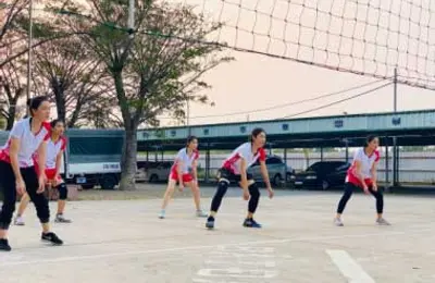 Cùng hội viên nữ Đại học CSND tranh tài thể thao