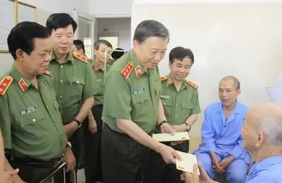 Xây dựng phong cách người công an Bình Dương “Bản lĩnh, nhân văn, vì nhân dân phục vụ”
